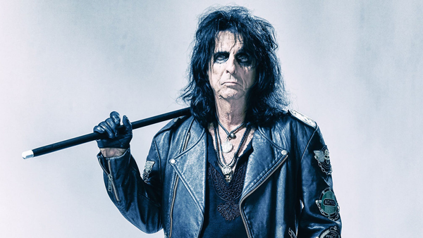 If Groucho Marx couldn't sleep he would ask Alice Cooper over
